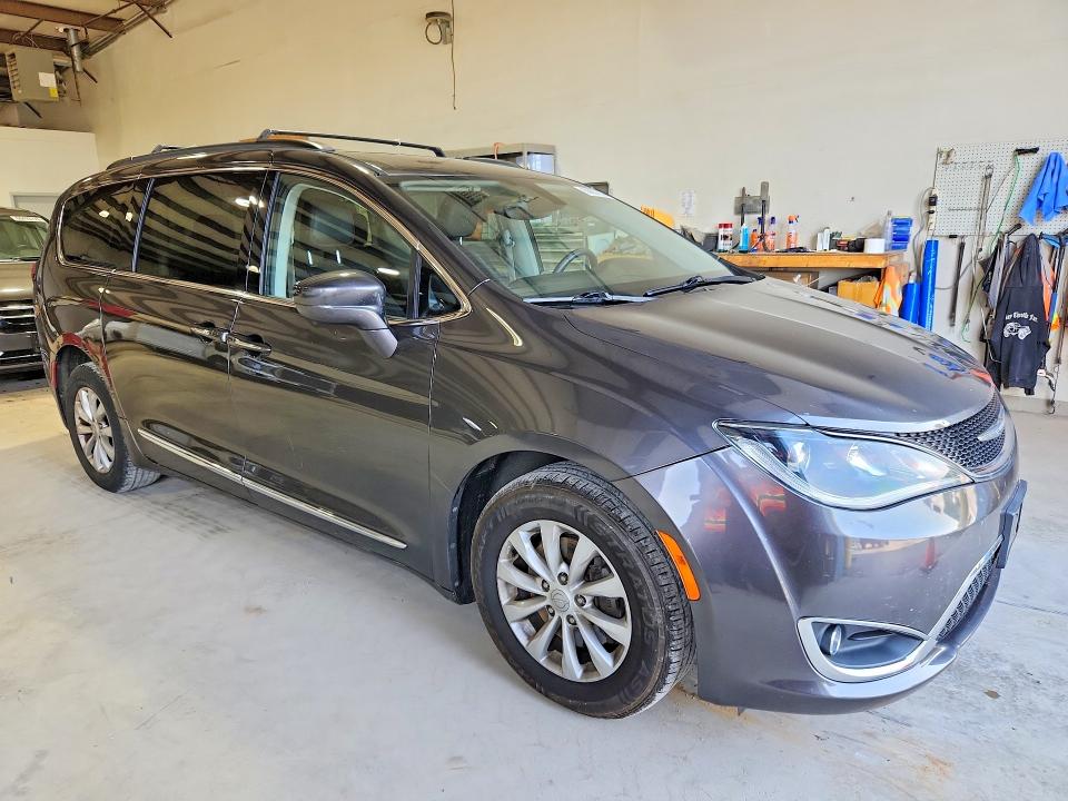 Продажа на аукционе авто 2017 Chrysler Pacifica, vin: 2C4RC1BGXHR644945, номер лота: 59657236