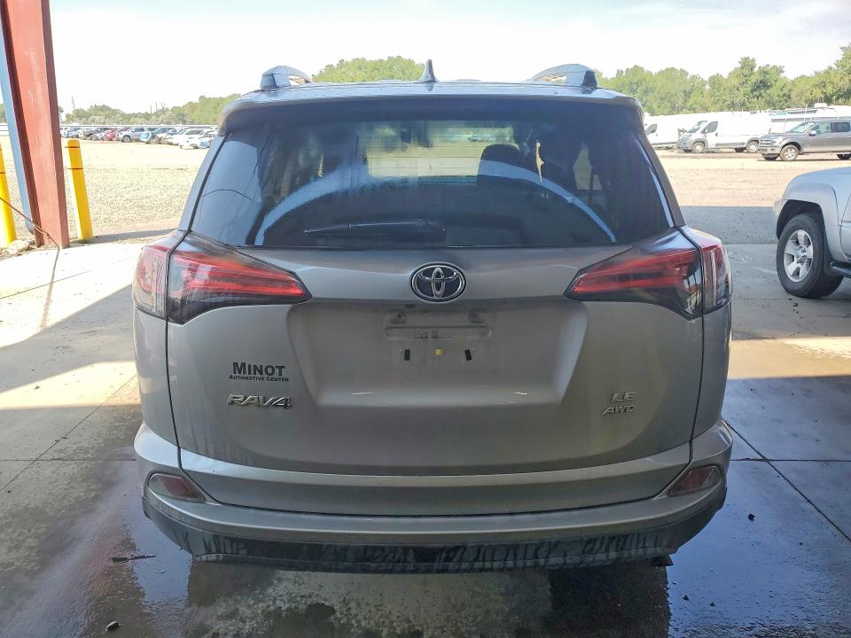 Продаж на аукціоні авто 2017 Toyota Rav4, vin: 2T3BFREV2HW694360, номер лоту: 61215376