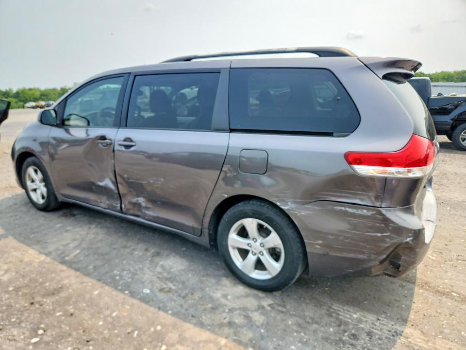 2011 Toyota Sienna მანქანა იყიდება აუქციონზე, vin: 5TDKK3DC0BS013887, აუქციონის ნომერი: 62832766