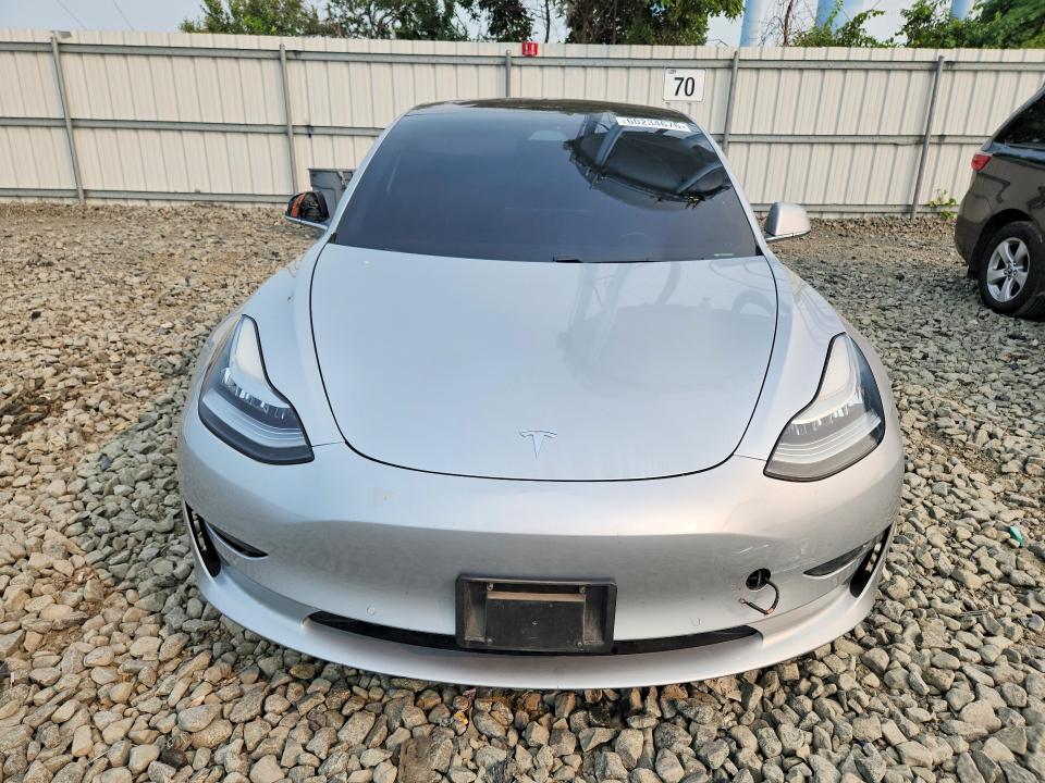 60234676 :رقم المزاد ، 5YJ3E1EB8JF104432 vin ، 2018 Tesla Model 3 مزاد بيع