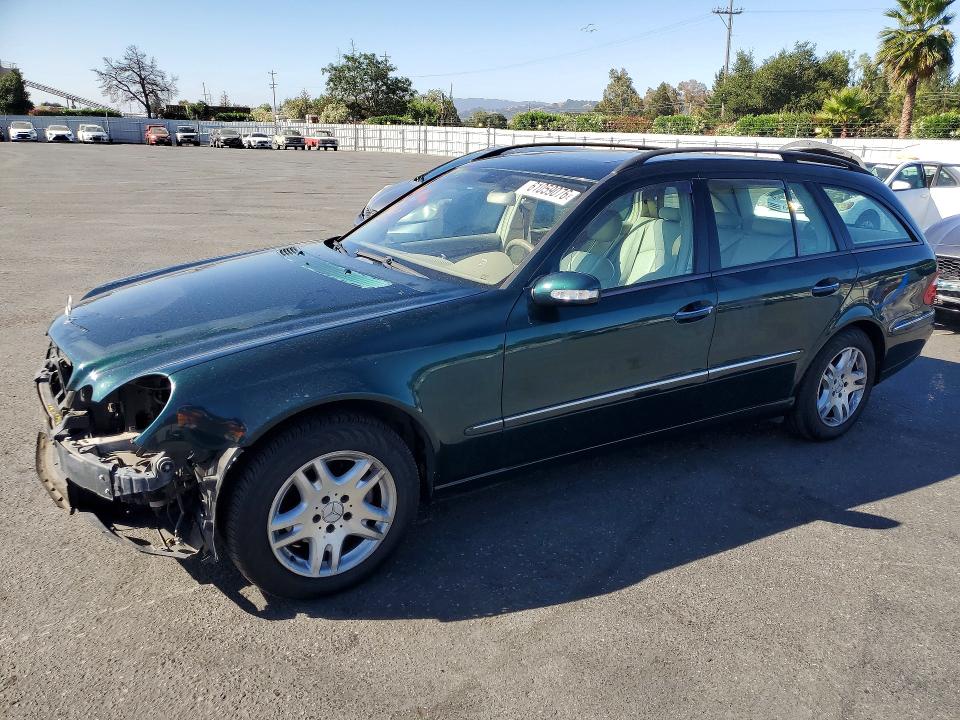 61059076 :رقم المزاد ، WDBUH65J04A521054 vin ، 2004 Mercedes-benz E مزاد بيع