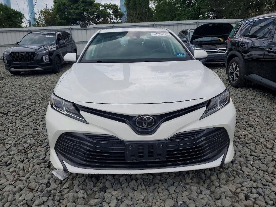 Продаж на аукціоні авто 2019 Toyota Camry, vin: 4T1B11HK6KU734781, номер лоту: 61384266