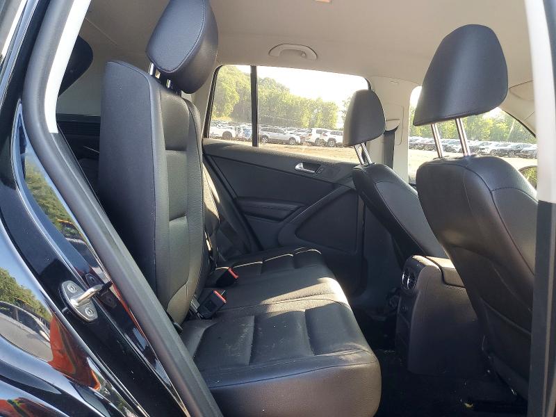 60461436 :رقم المزاد ، WVGBV7AX2HK029199 vin ، 2017 Volkswagen Tiguan مزاد بيع