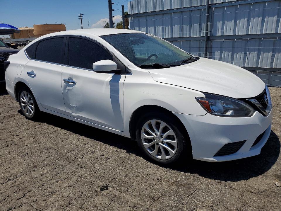 Продажа на аукционе авто 2018 Nissan Sentra, vin: 3N1AB7AP9JL624096, номер лота: 61057666