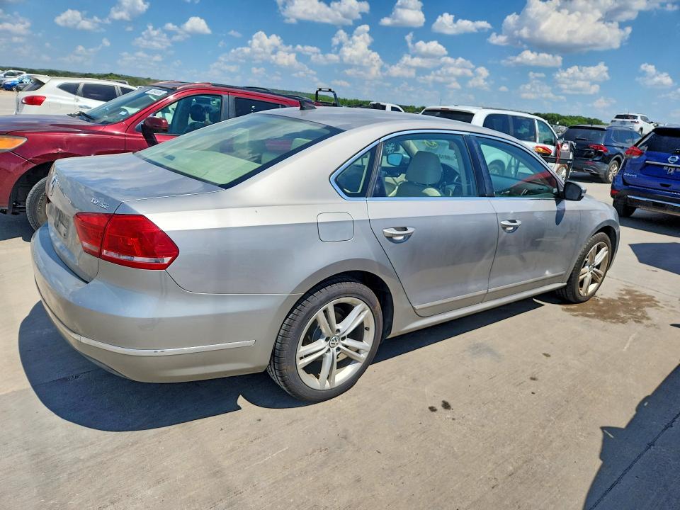 2013 Volkswagen Passat მანქანა იყიდება აუქციონზე, vin: 1VWBN7A38DC112381, აუქციონის ნომერი: 60133676
