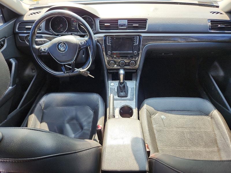 61582196 :رقم المزاد ، 1VWBA7A36JC009807 vin ، 2018 Volkswagen Passat مزاد بيع