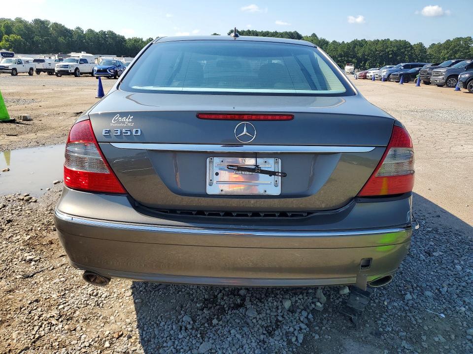 60049156 :رقم المزاد ، WDBUF56X88B264695 vin ، 2008 Mercedes-benz E مزاد بيع