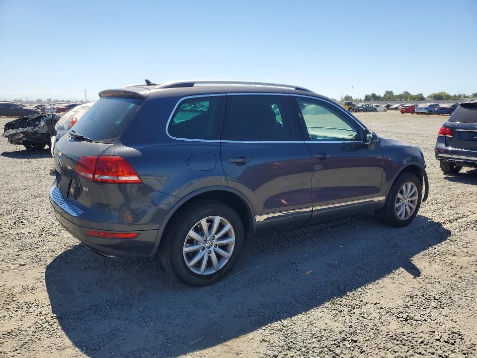 61324016 :رقم المزاد ، WVGFF9BP5BD004592 vin ، 2011 Volkswagen Touareg مزاد بيع