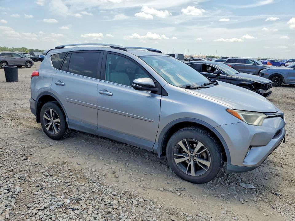 Aukcja sprzedaży 2017 Toyota Rav4, vin: 2T3RFREV5HW615990, numer aukcji: 62960396