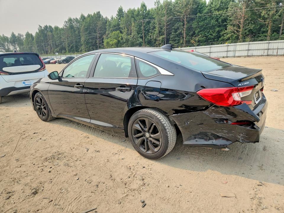 61837476 :رقم المزاد ، 1HGCV1F15JA266406 vin ، 2018 Honda Accord مزاد بيع