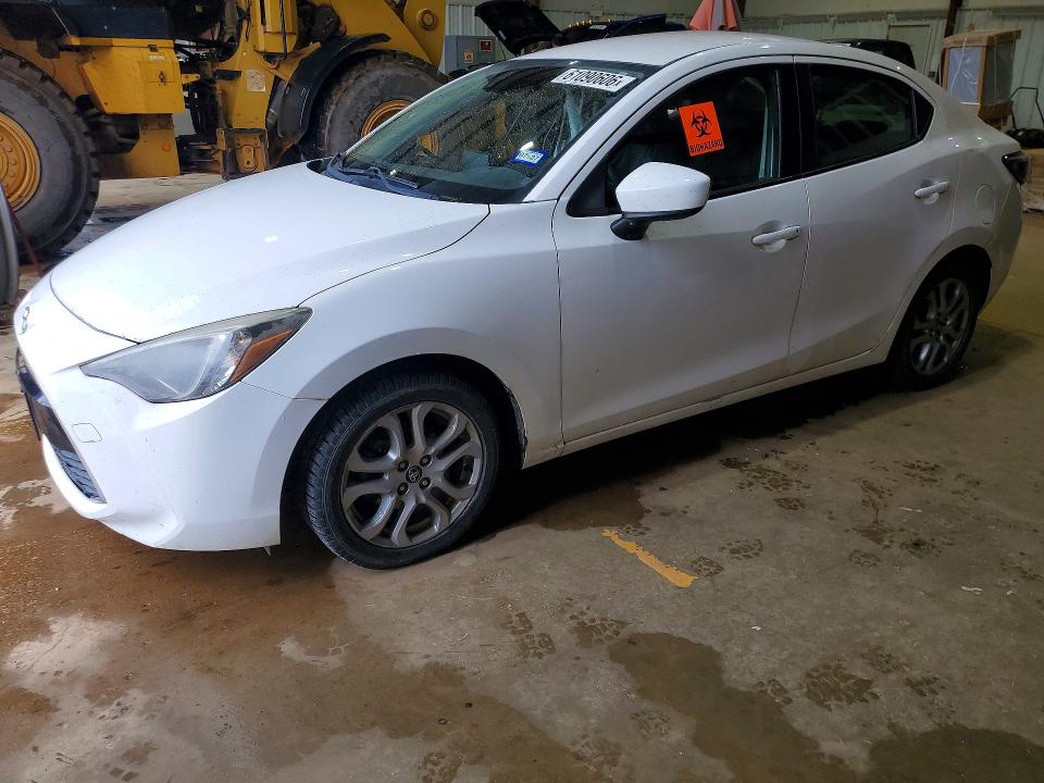 61090606 :رقم المزاد ، 3MYDLBYV6HY164439 vin ، 2017 Toyota Yaris Ia مزاد بيع