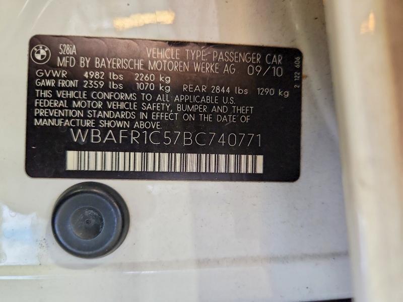 61501726 :رقم المزاد ، WBAFR1C57BC740771 vin ، 2011 Bmw 528 مزاد بيع