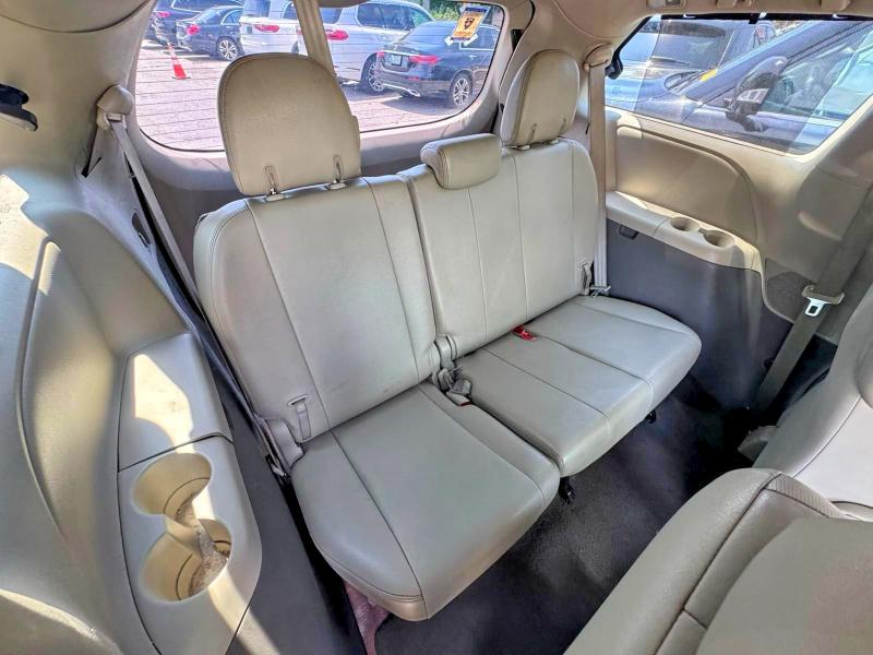 2014 Toyota Sienna მანქანა იყიდება აუქციონზე, vin: 5TDYK3DC0ES443899, აუქციონის ნომერი: 61165586