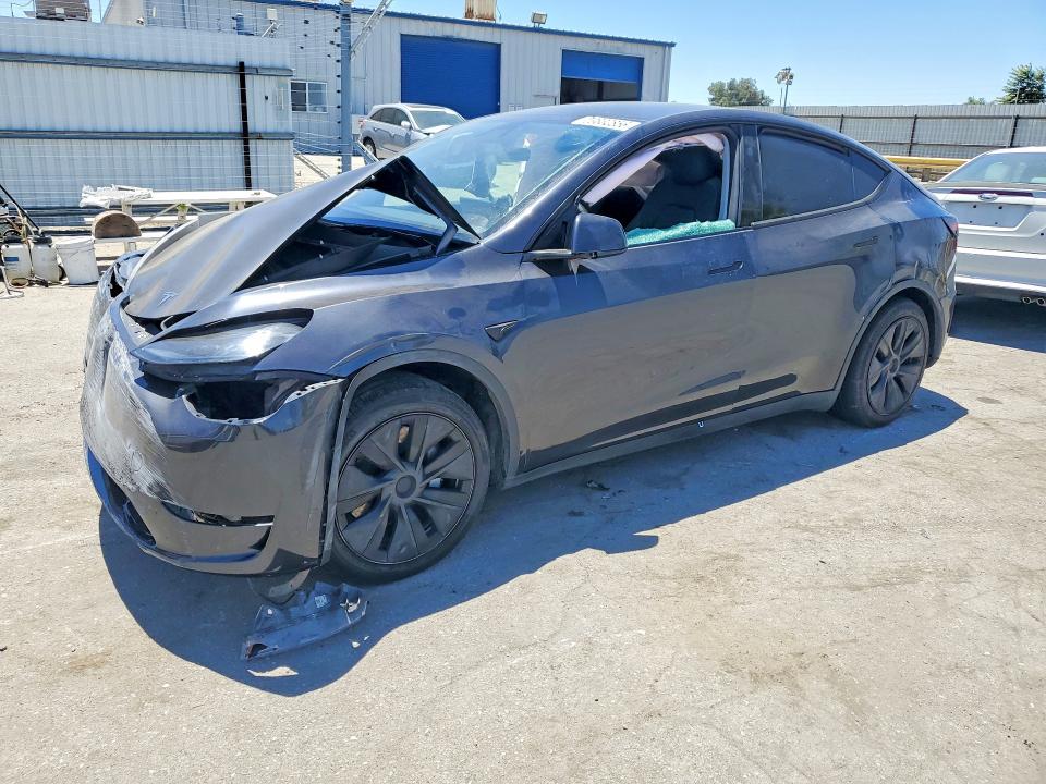 Auction sale of the 2025 Tesla Model Y, vin: 7SAYGDED7SF240686, lot number: 59832856