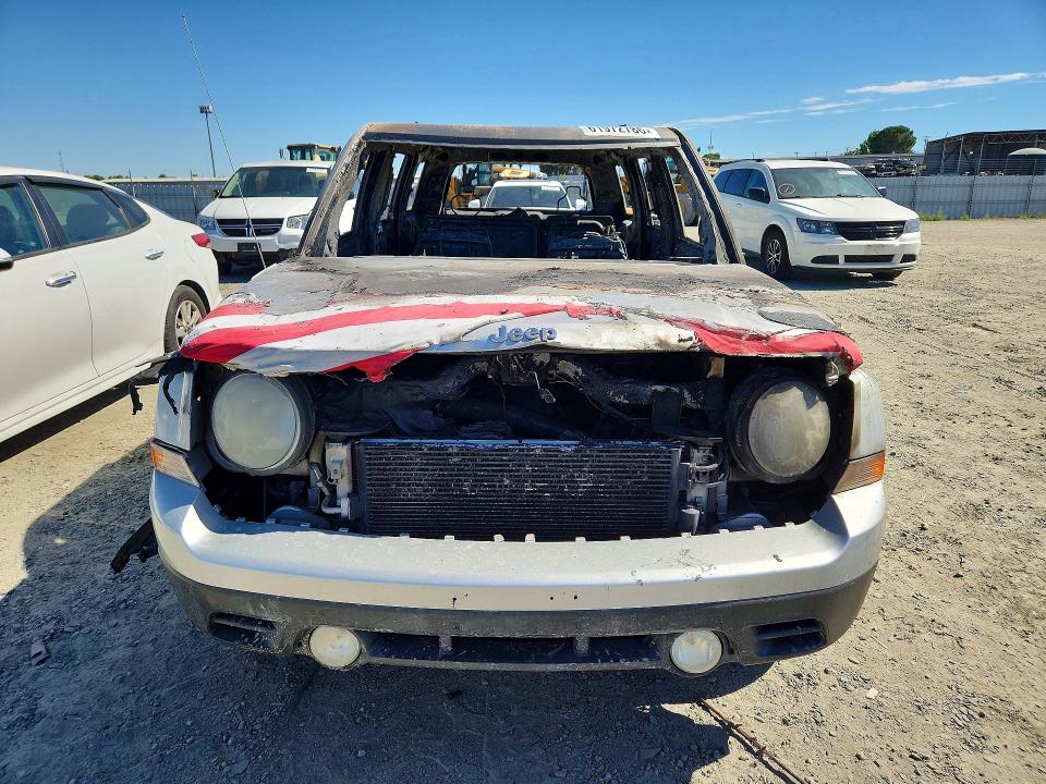 61972786 :رقم المزاد ، 1J4NF1GB1BD177325 vin ، 2011 Jeep Patriot مزاد بيع