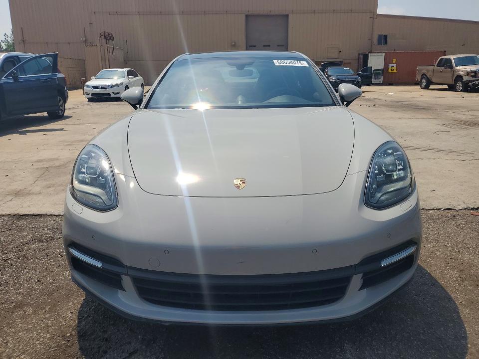 60658076 :رقم المزاد ، WP0AA2A71HL102782 vin ، 2017 Porsche Panamera مزاد بيع