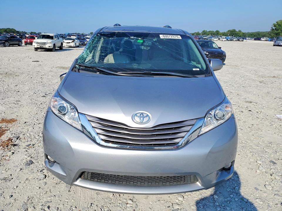 Продажа на аукционе авто 2017 Toyota Sienna, vin: 5TDYZ3DCXHS779737, номер лота: 60072976