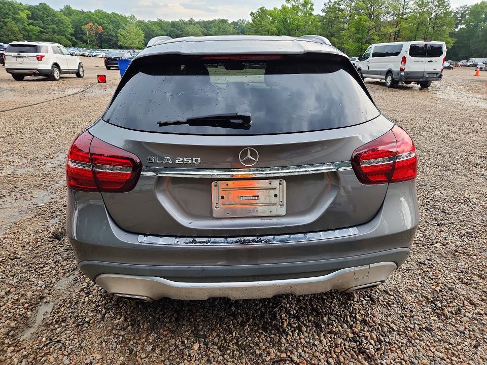 61376086 :رقم المزاد ، WDCTG4EBXJJ489538 vin ، 2018 Mercedes-benz Gla مزاد بيع