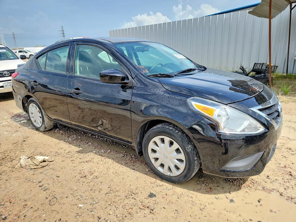 61769216 :رقم المزاد ، 3N1CN7AP5JL835392 vin ، 2018 Nissan Versa مزاد بيع