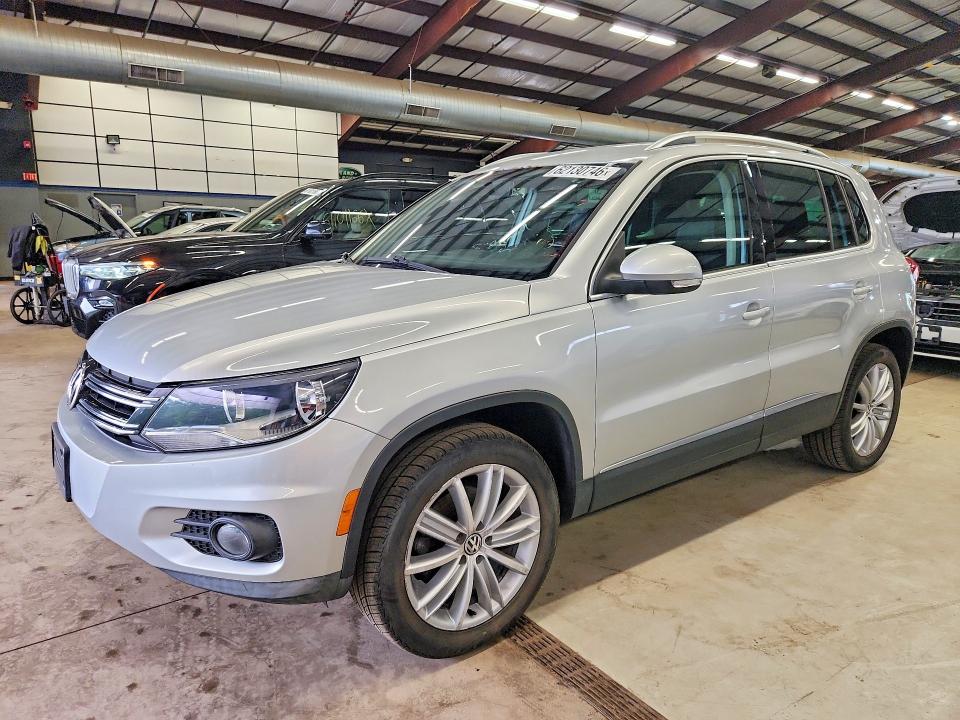 62130746 :رقم المزاد ، WVGBV7AX1CW527346 vin ، 2012 Volkswagen Tiguan مزاد بيع