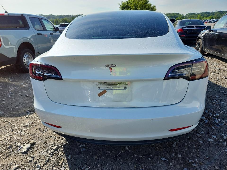 60607056 :رقم المزاد ، 5YJ3E1EA2KF397155 vin ، 2019 Tesla Model 3 مزاد بيع