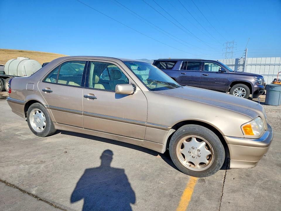 2000 Mercedes-benz C მანქანა იყიდება აუქციონზე, vin: WDBHA24G0YA834468, აუქციონის ნომერი: 61194616