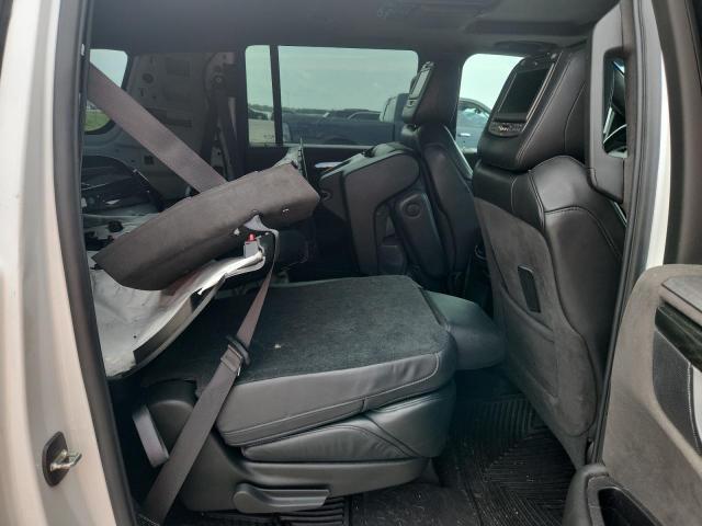 Продажа на аукционе авто 2018 Cadillac Escalade, vin: 1GYS4KKJ7JR216109, номер лота: 61937156