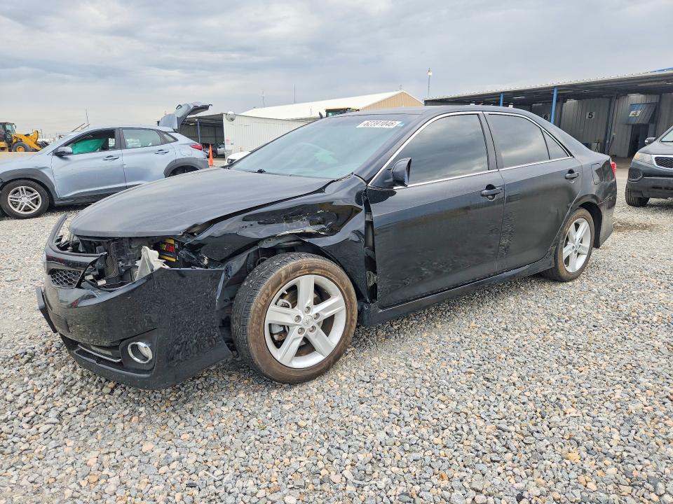 62391046 :رقم المزاد ، 4T1BF1FK2DU286742 vin ، 2013 Toyota Camry مزاد بيع