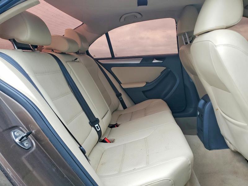 62342686 :رقم المزاد ، 3VWD07AJ3EM286980 vin ، 2014 Volkswagen Jetta مزاد بيع