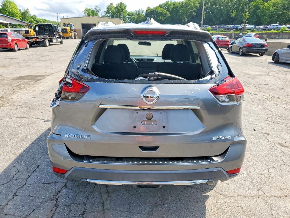 Продажа на аукционе авто 2018 Nissan Rogue, vin: KNMAT2MV6JP621653, номер лота: 61528226