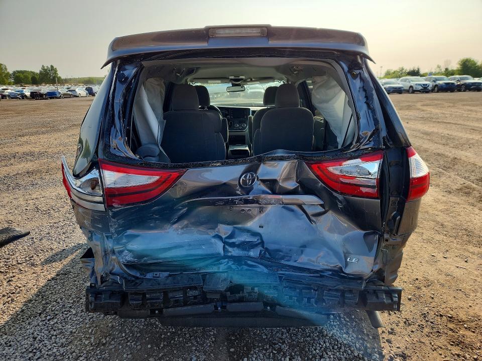 Aukcja sprzedaży 2018 Toyota Sienna, vin: 5TDKZ3DC5JS926381, numer aukcji: 61812636