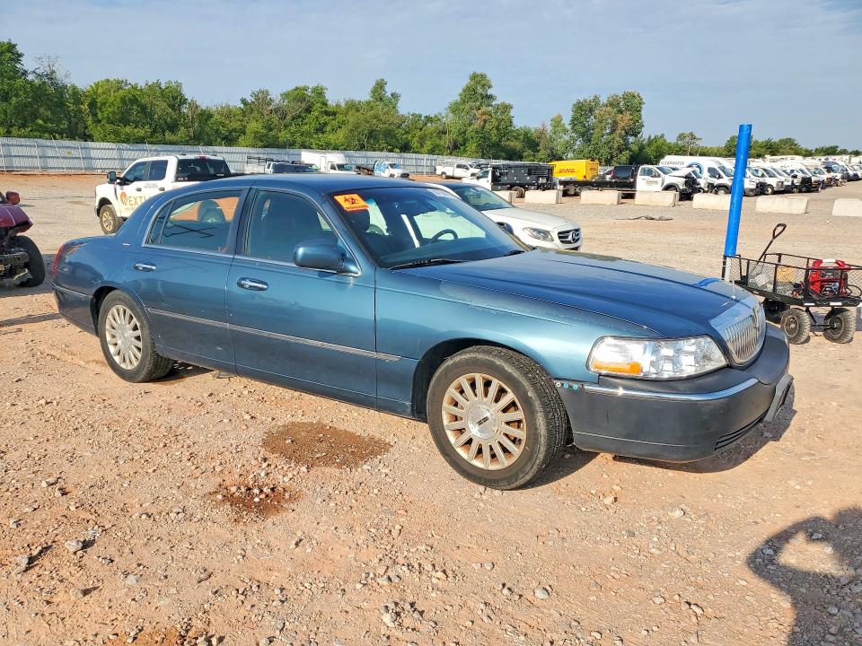 Продажа на аукционе авто 2003 Lincoln Town Car, vin: 1LNHM82W93Y627658, номер лота: 60756816
