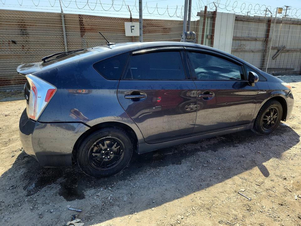 63429776 :رقم المزاد ، JTDKN3DU4D5606645 vin ، 2013 Toyota Prius مزاد بيع