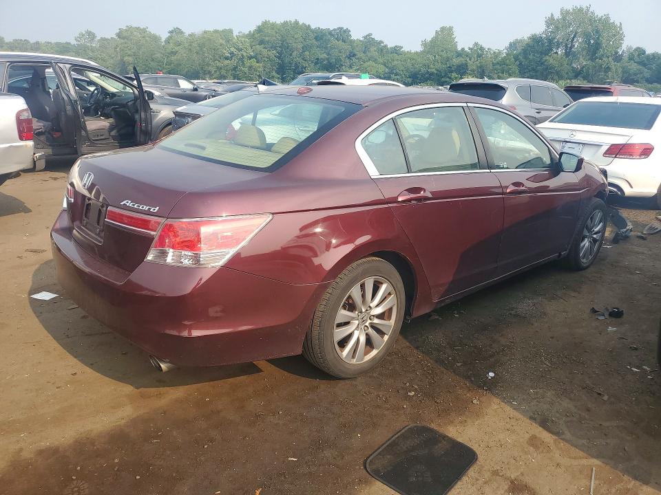 Продажа на аукционе авто 2011 Honda Accord, vin: 1HGCP2F88BA115266, номер лота: 61214326