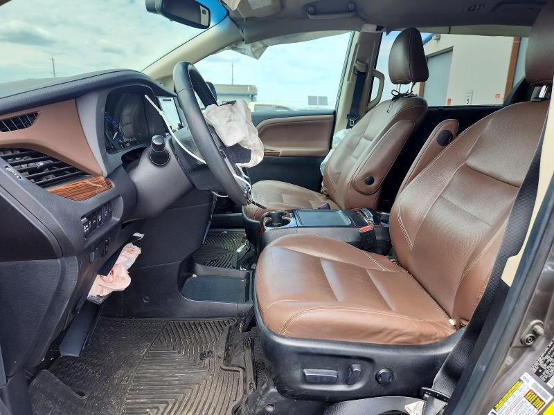 61089666 :رقم المزاد ، 5TDYK3DC3FS617417 vin ، 2015 Toyota Sienna مزاد بيع