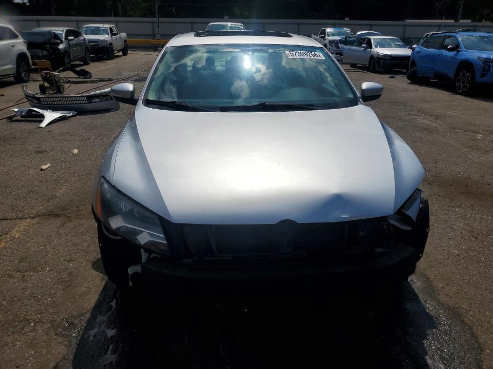2015 Volkswagen Passat მანქანა იყიდება აუქციონზე, vin: 1VWCV7A3XFC019725, აუქციონის ნომერი: 57309266