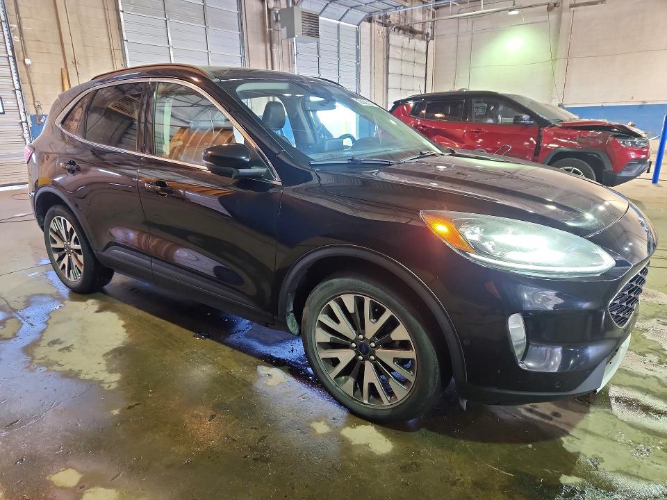 2020 Ford Escape მანქანა იყიდება აუქციონზე, vin: 1FMCU9J92LUB15985, აუქციონის ნომერი: 61629636