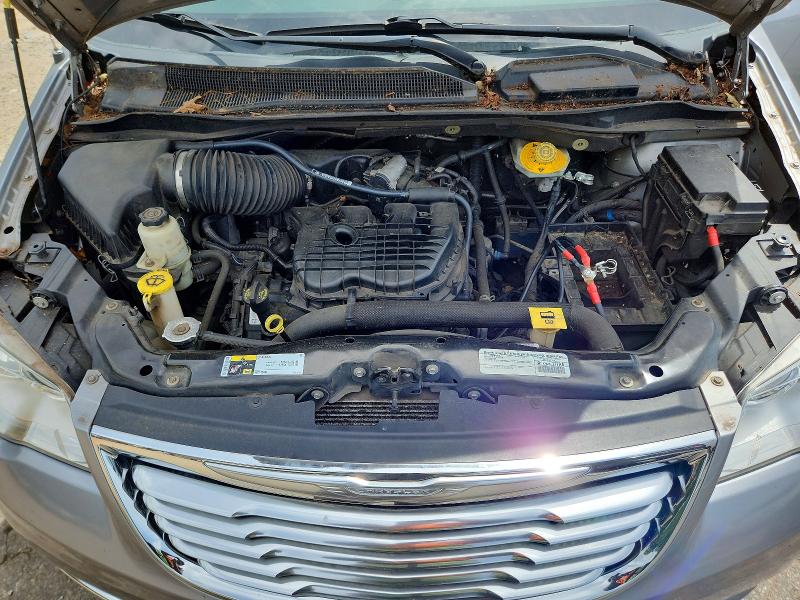 2015 Chrysler Town & Country მანქანა იყიდება აუქციონზე, vin: 2C4RC1BG9FR545112, აუქციონის ნომერი: 62001436