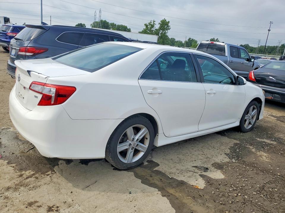 2012 Toyota Camry მანქანა იყიდება აუქციონზე, vin: 4T1BF1FK7CU118884, აუქციონის ნომერი: 60640366