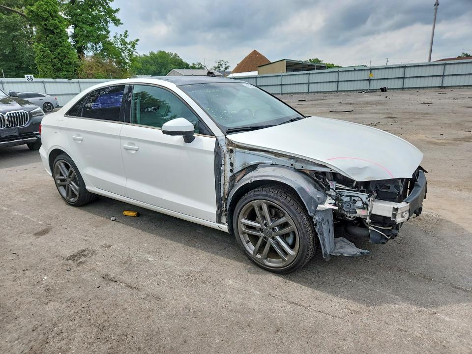 Aukcja sprzedaży 2017 Audi A3, vin: WAUAUGFFXH1028324, numer aukcji: 61516596