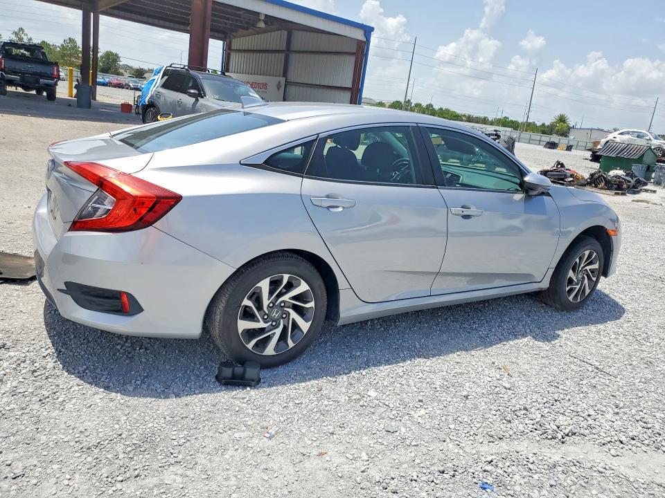 60717496 :رقم المزاد ، 19XFC2F73HE002815 vin ، 2017 Honda Civic مزاد بيع