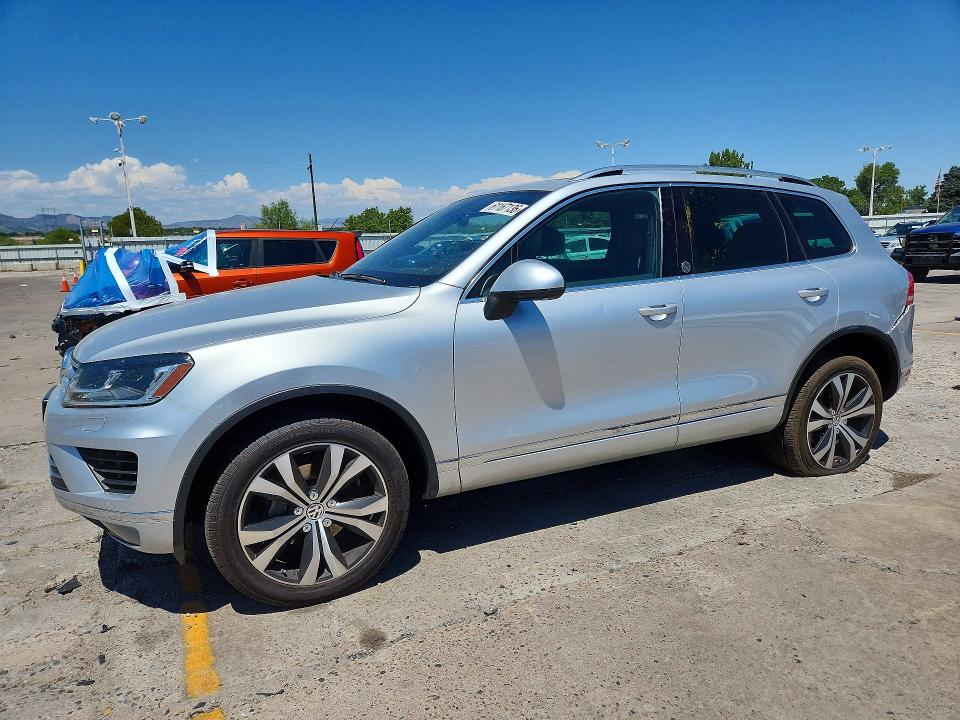 2017 Volkswagen Touareg მანქანა იყიდება აუქციონზე, vin: WVGRF7BP5HD004411, აუქციონის ნომერი: 61167136