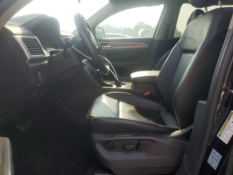 60808636 :رقم المزاد ، 1V2MR2CA6JC566783 vin ، 2018 Volkswagen Atlas مزاد بيع
