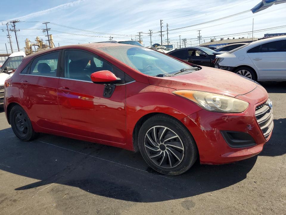 Продажа на аукционе авто 2017 Hyundai Elantra Gt, vin: KMHD35LH5HU381254, номер лота: 62775046