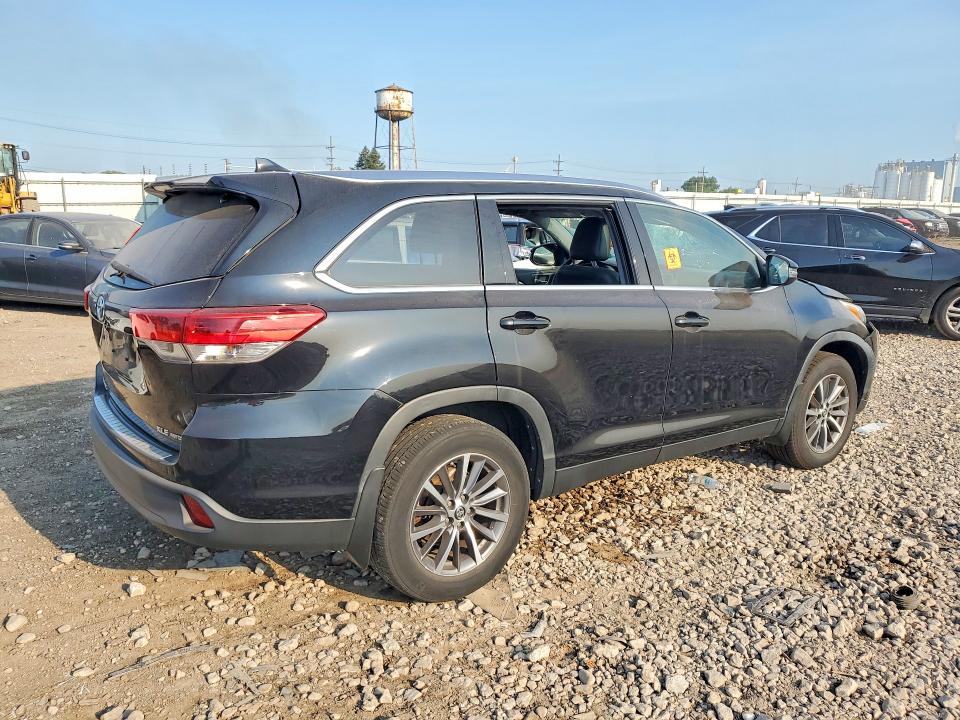 Продажа на аукционе авто 2019 Toyota Highlander, vin: 5TDJZRFH6KS611629, номер лота: 60361686