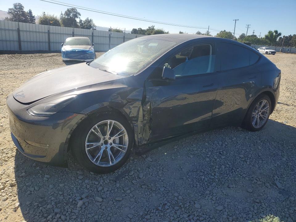 62697306 :رقم المزاد ، 7SAYGDED3PF976581 vin ، 2023 Tesla Model Y مزاد بيع