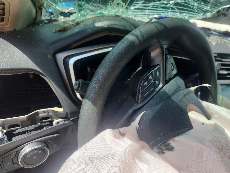 61303766 :رقم المزاد ، 3FA6P0HD2LR160811 vin ، 2020 Ford Fusion مزاد بيع