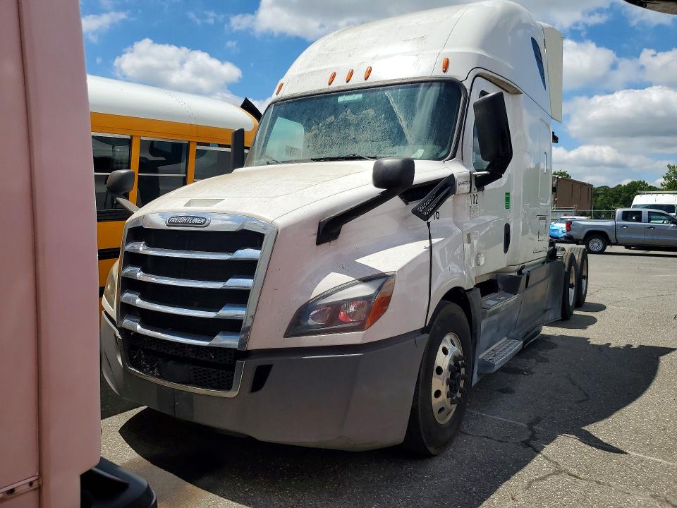 60359826 :رقم المزاد ، 1FUJHHDR8KLKE3680 vin ، 2019 Freightliner Cascadia 126 مزاد بيع