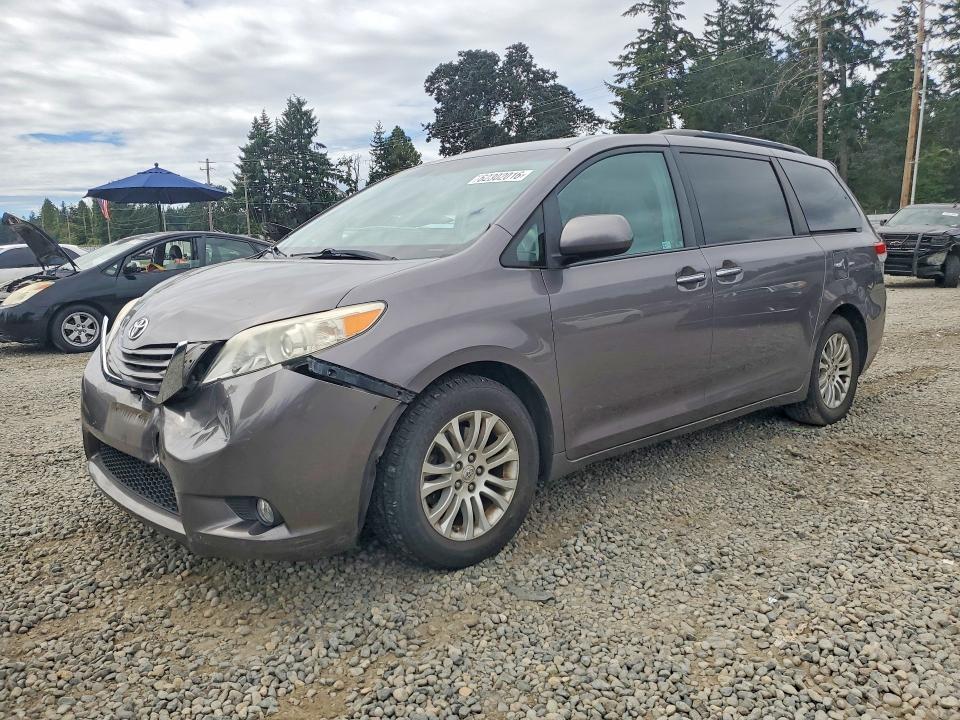2011 Toyota Sienna მანქანა იყიდება აუქციონზე, vin: 5TDYK3DC1BS021250, აუქციონის ნომერი: 62302016