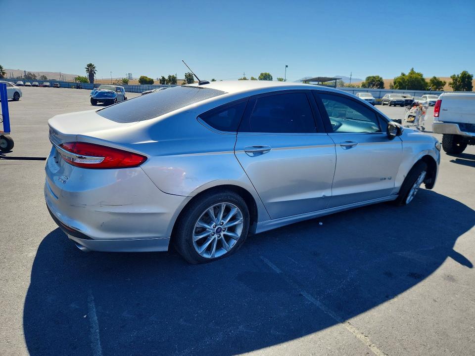 Продажа на аукционе авто 2017 Ford Fusion, vin: 3FA6P0LU3HR217306, номер лота: 62255766